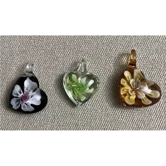 Murano Inspired Heart Shaped Glass Pendants with Flowers (lot of 3) Beautiful! - Picture 1 of 5